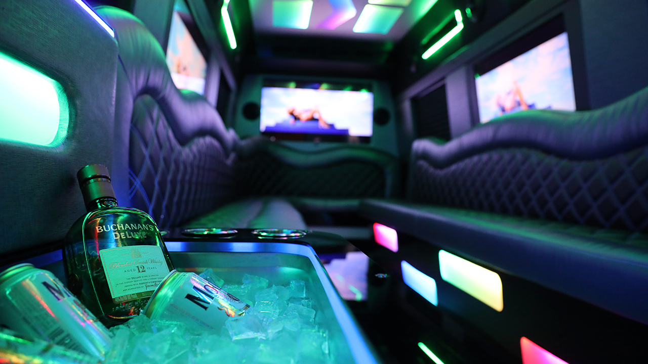 WHITE LIMO