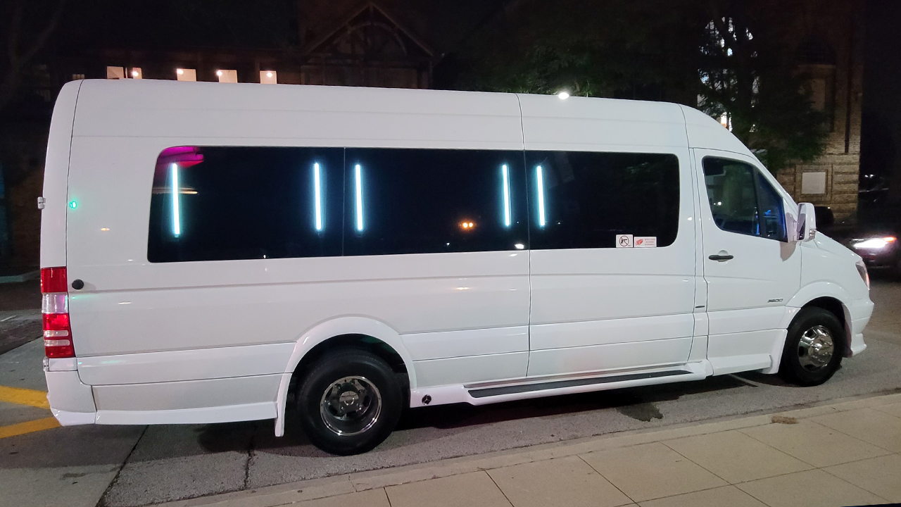 WHITE LIMO